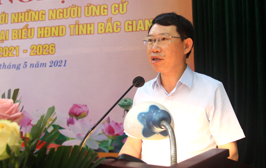 Chủ tịch UBND tỉnh Lê Ánh Dương và các ứng cử viên ĐBQH, HĐND tỉnh tiếp xúc cử tri, vận động bầu...