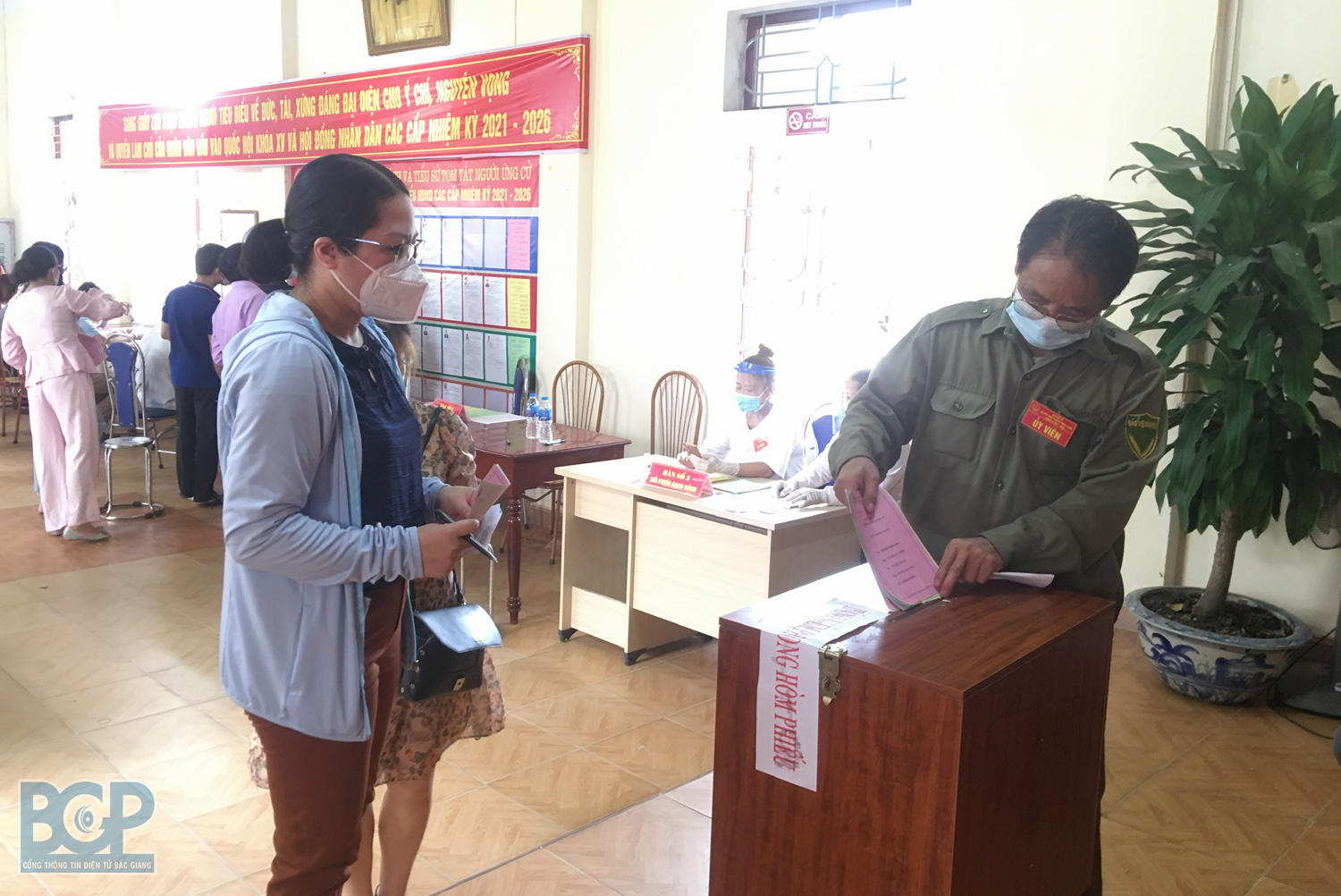 Bắc Giang: Tỷ lệ cử tri bầu cử đạt 98,2%